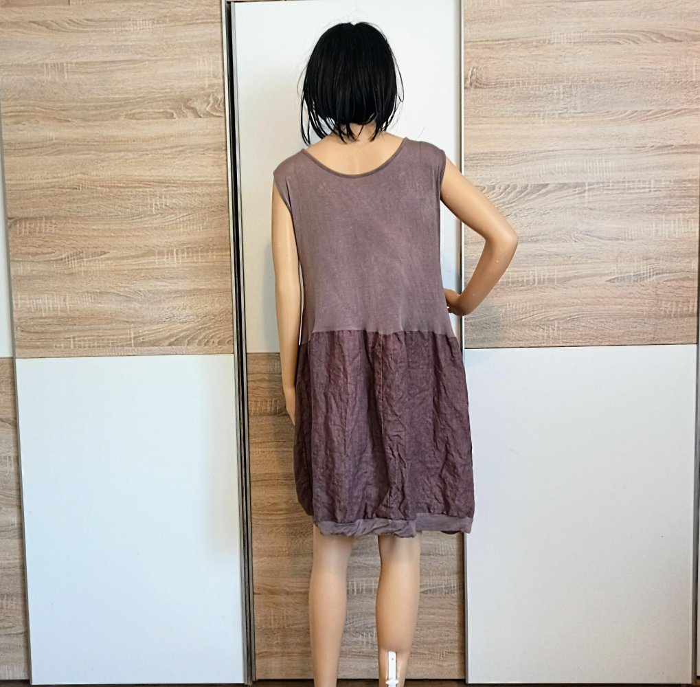 Schönes Kleid in Farbe Flieder/beige