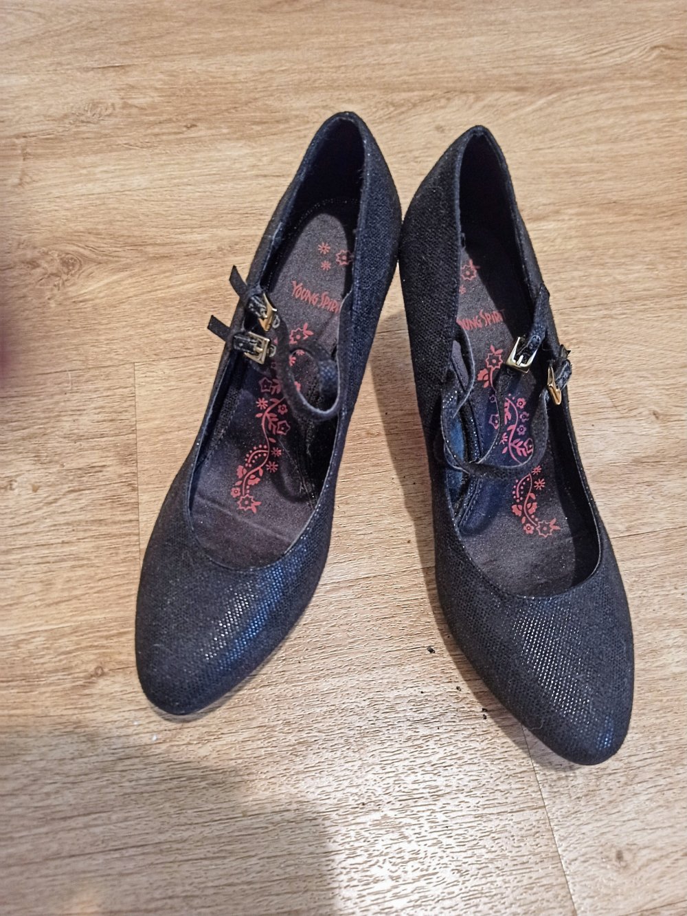 Tolle Damen Pumps in Schwarz von Young Sprint