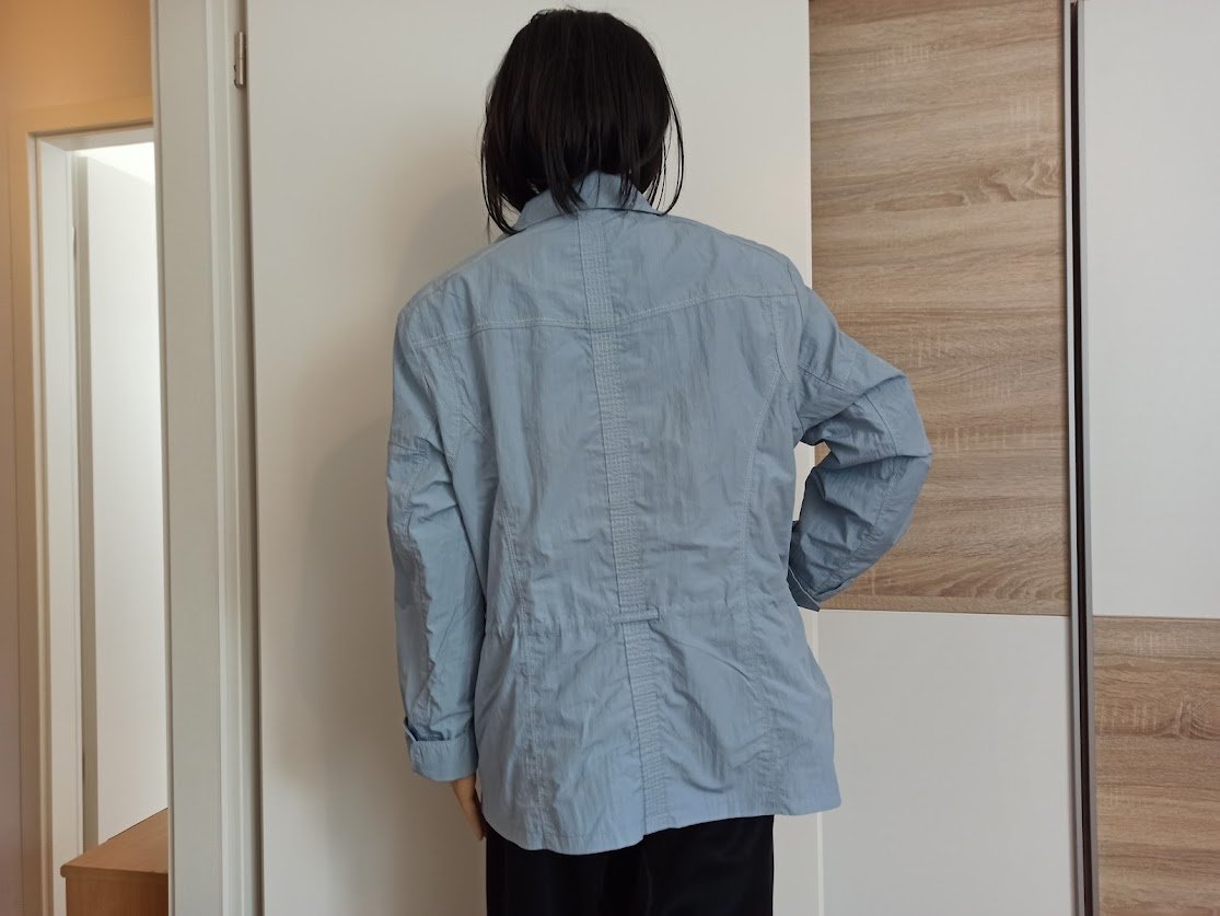 Schöne leichte Jacke in helles blau von Lebek