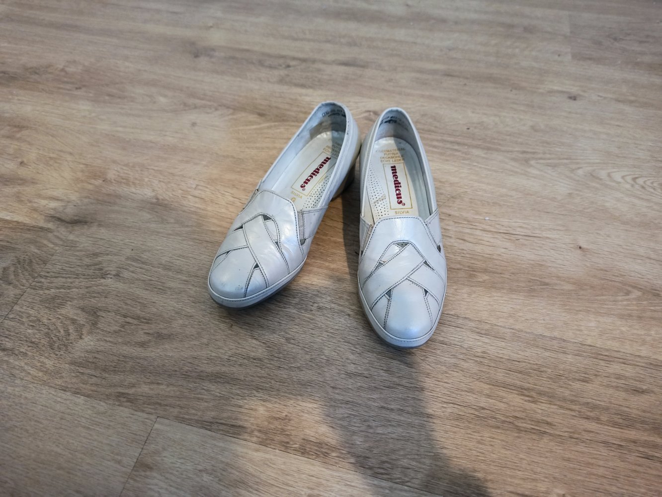 Tolle Leder-Schuhe von medicus in Cremefarbe