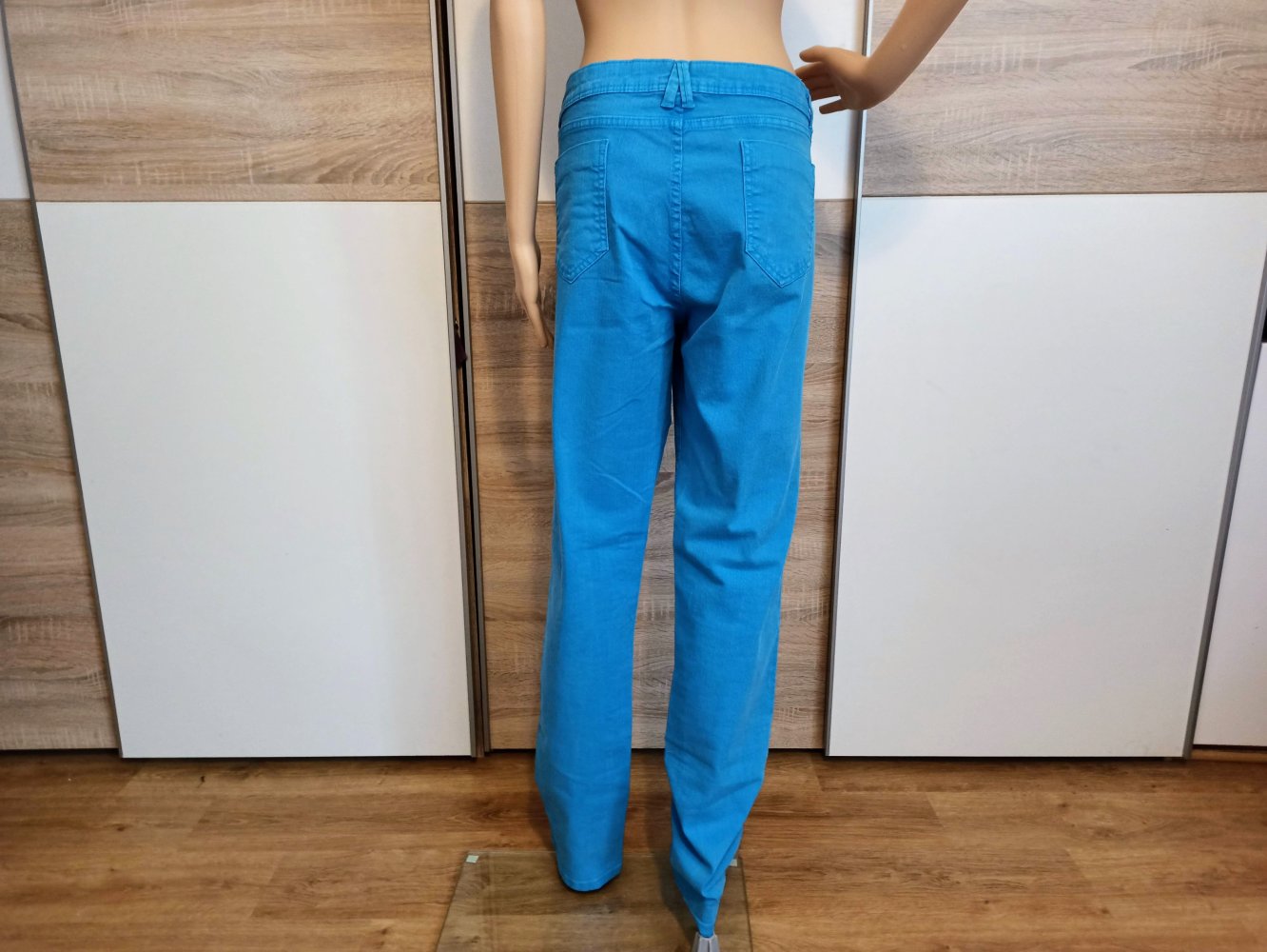 Schöne Jeanshose in türkis von Infinity 