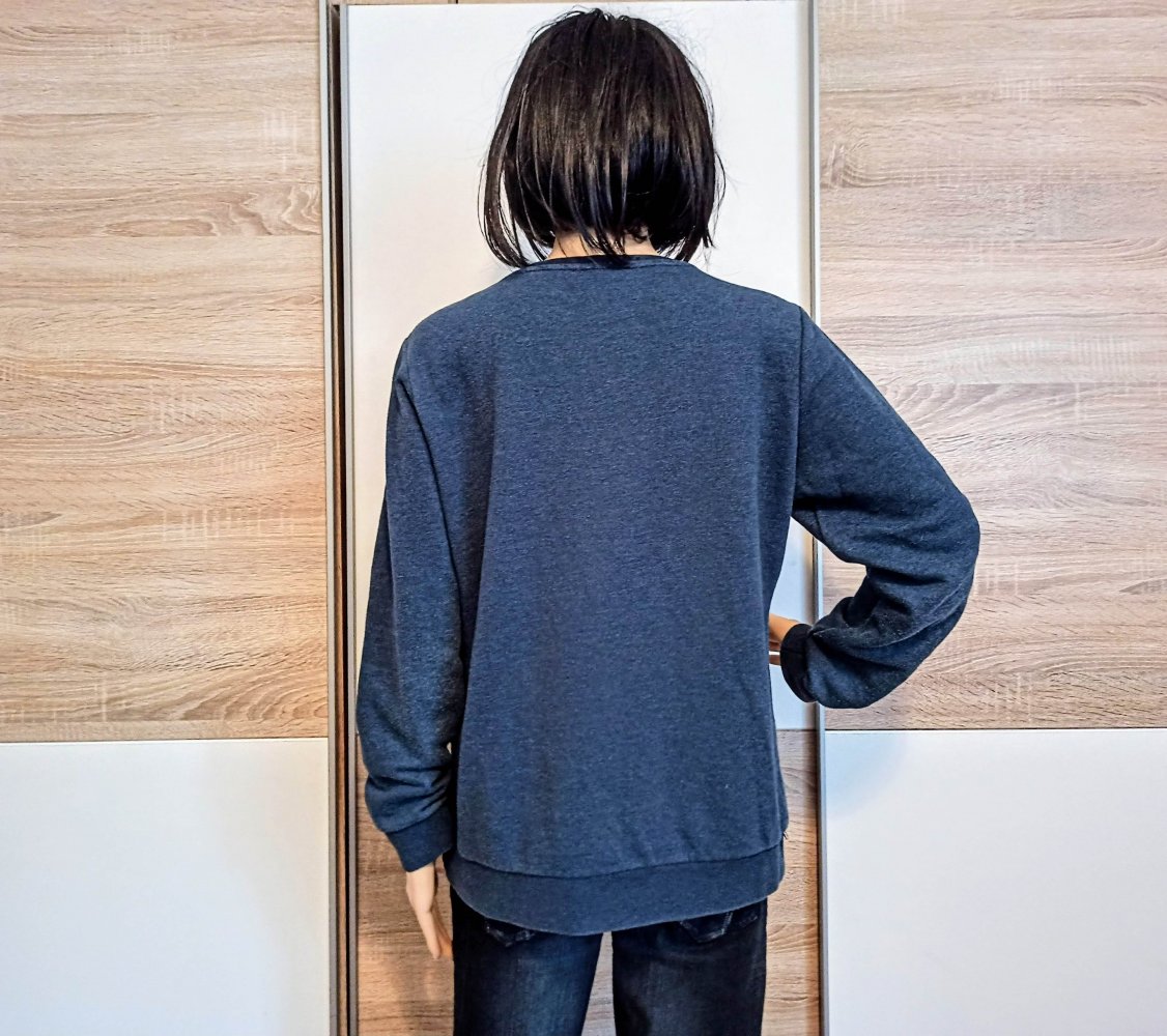 Schönes Pullover in marienblau Yessica mit Spitze