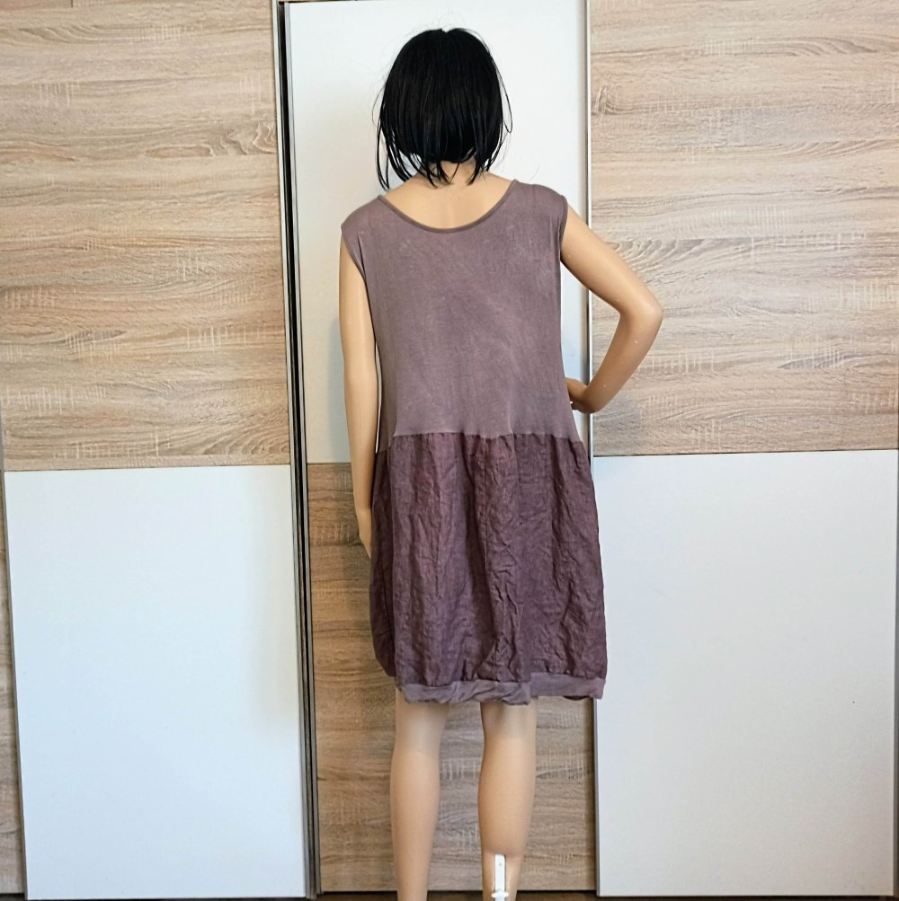 Schönes Kleid in Farbe Flieder/beige
