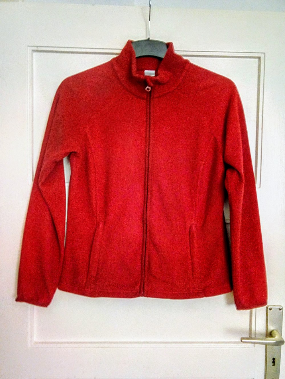 Sehr schöner Pulli in Rot mit Reißverschluss 