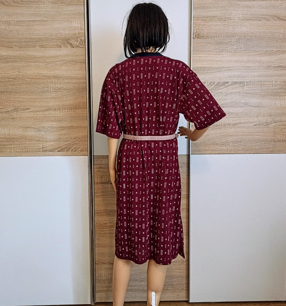 Schönes Kleid in Burgunderrot 