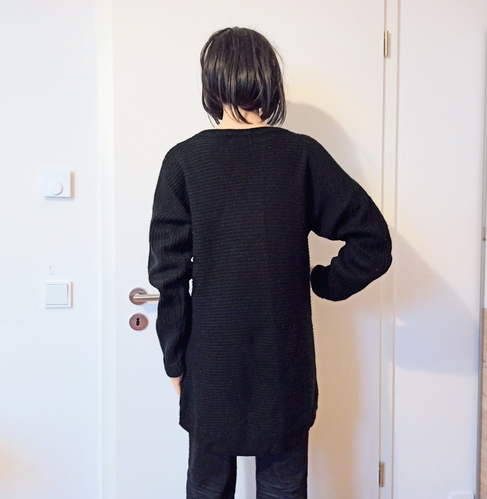 Schöner Pullover in schwarz von Colours
