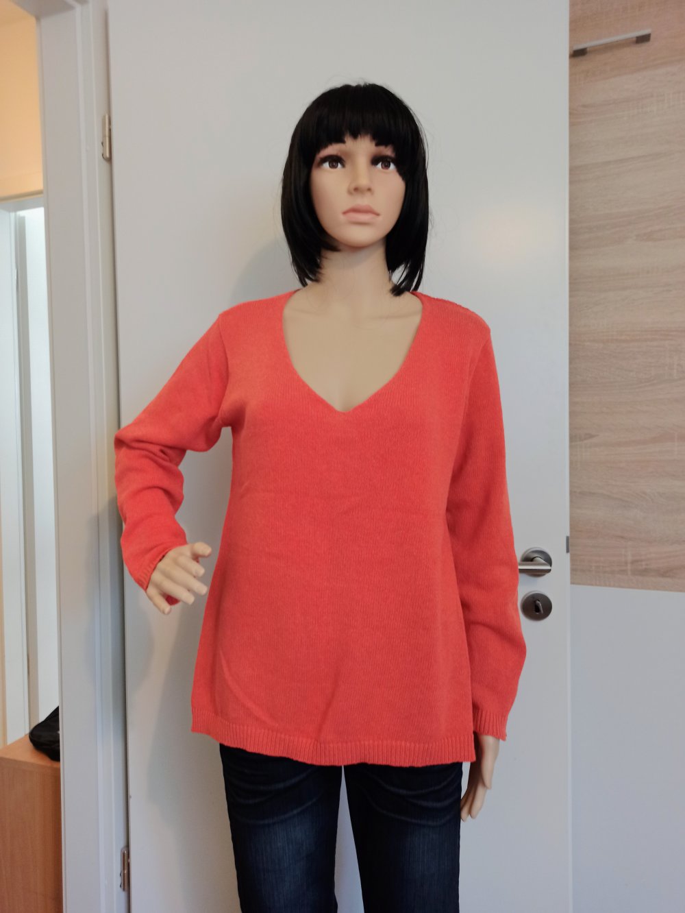 Schöner Pullover von Janina mit Spitze am Rücken