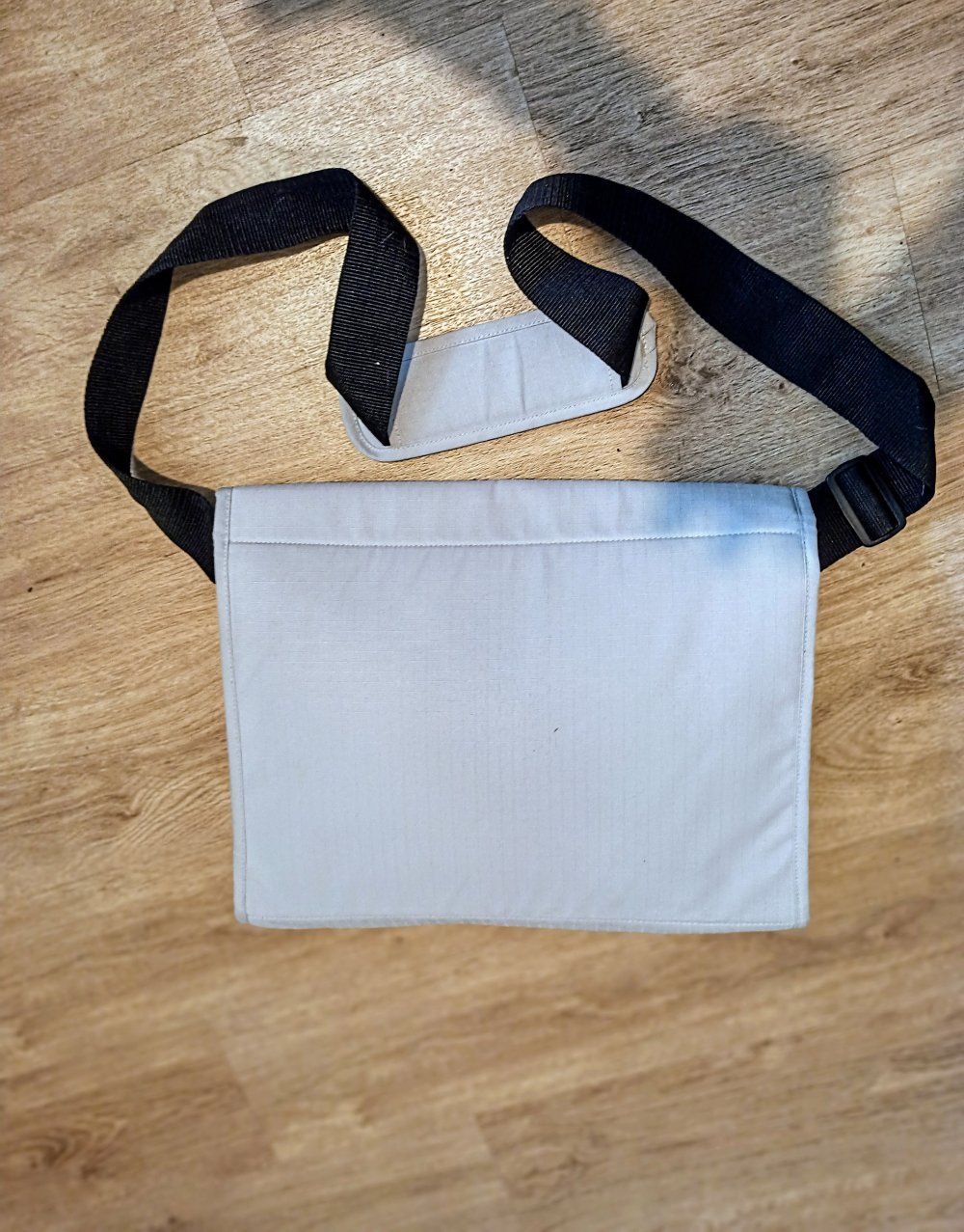 Schöne Tasche in grau von Ikea
