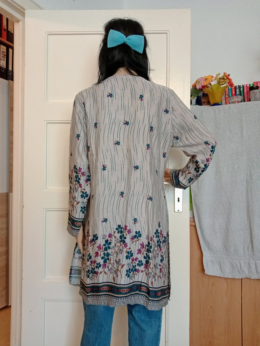 Sehr schöne Tunika in grau mit Blümchen 