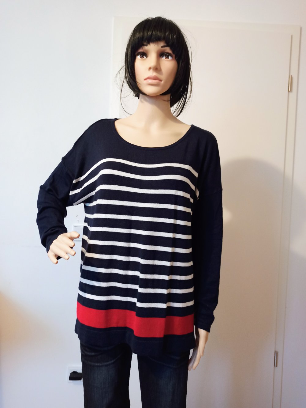 Schöner Pullover mit weiße Streifen in marienblau von UpFashion
