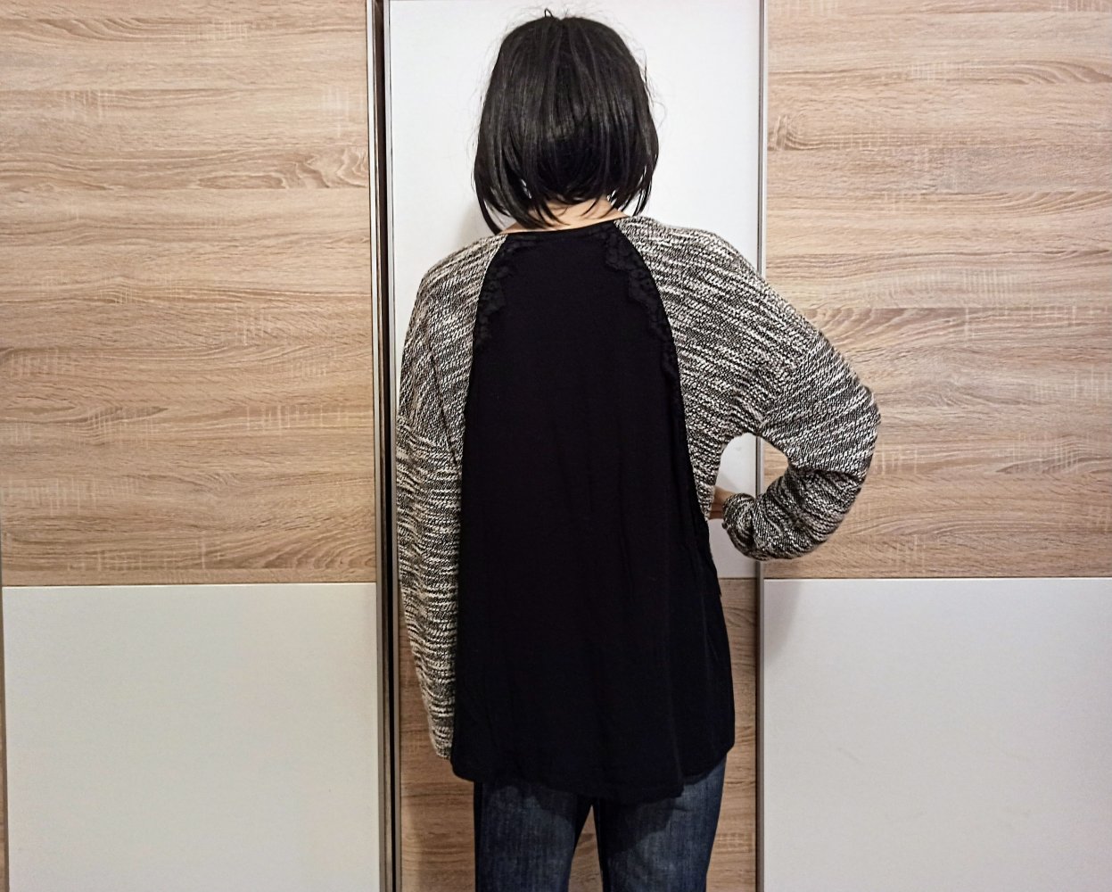 Schönes Langarm-Shirt grau/schwarz von Yessica