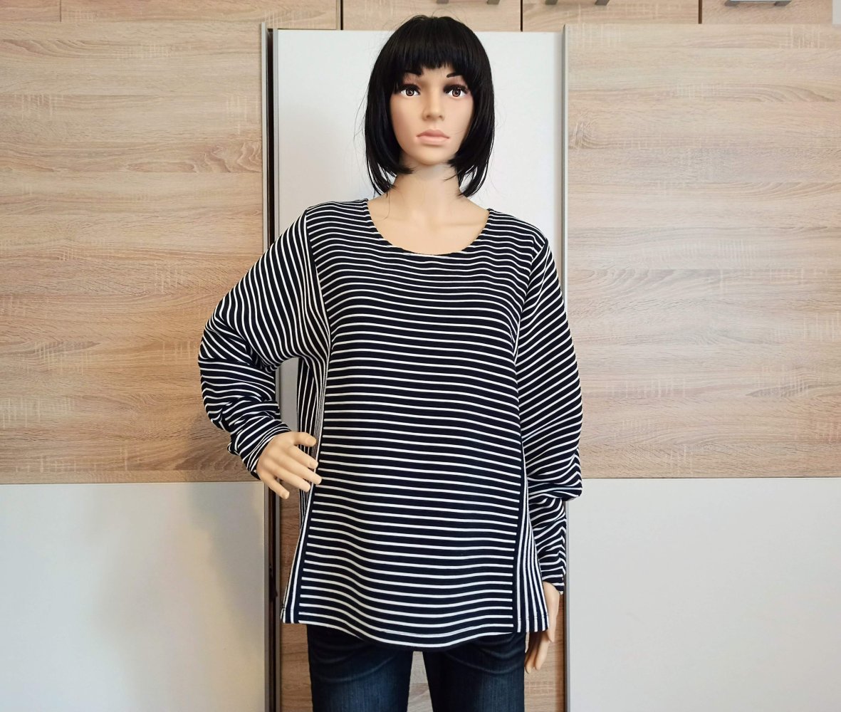 Schöner gestreifter Pullover schwarz/weiß von Liberty