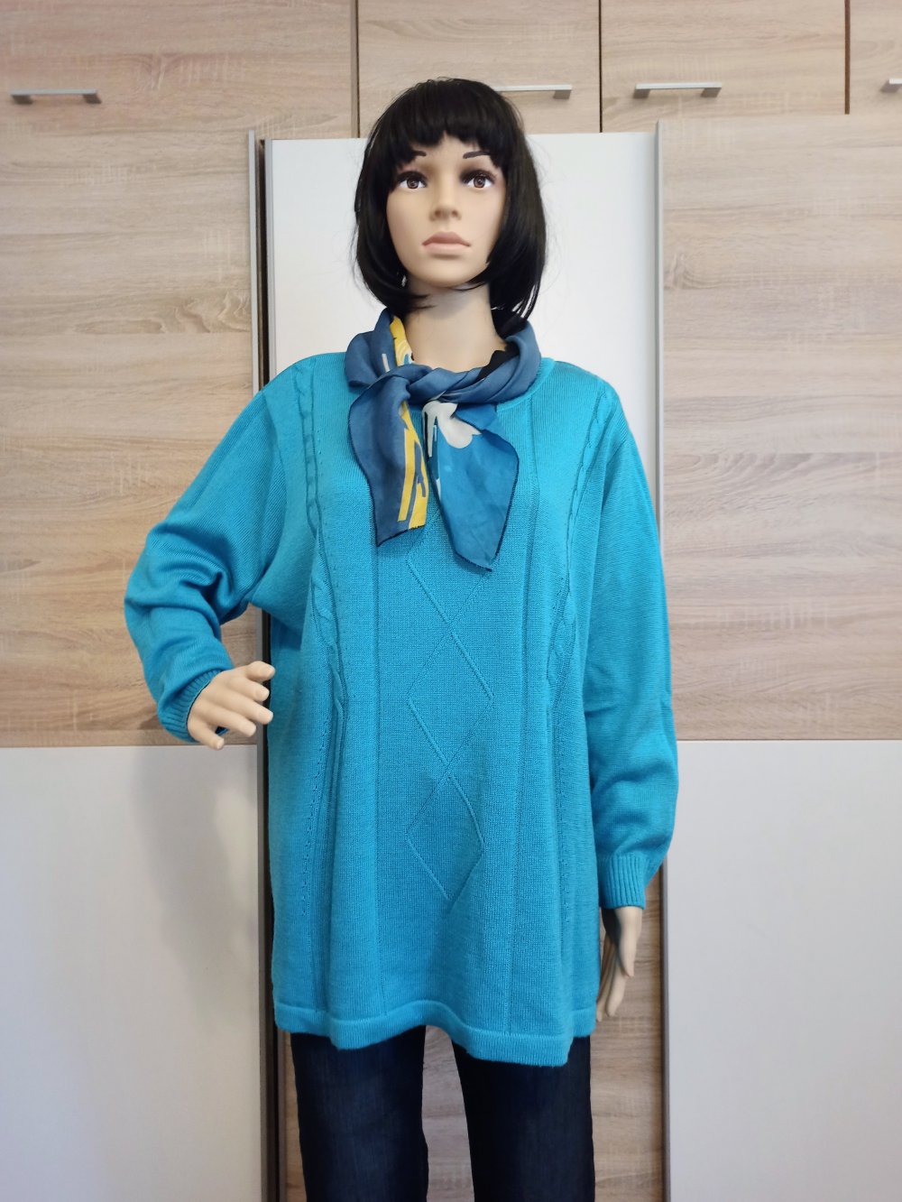 Schöner Pullover in türkis