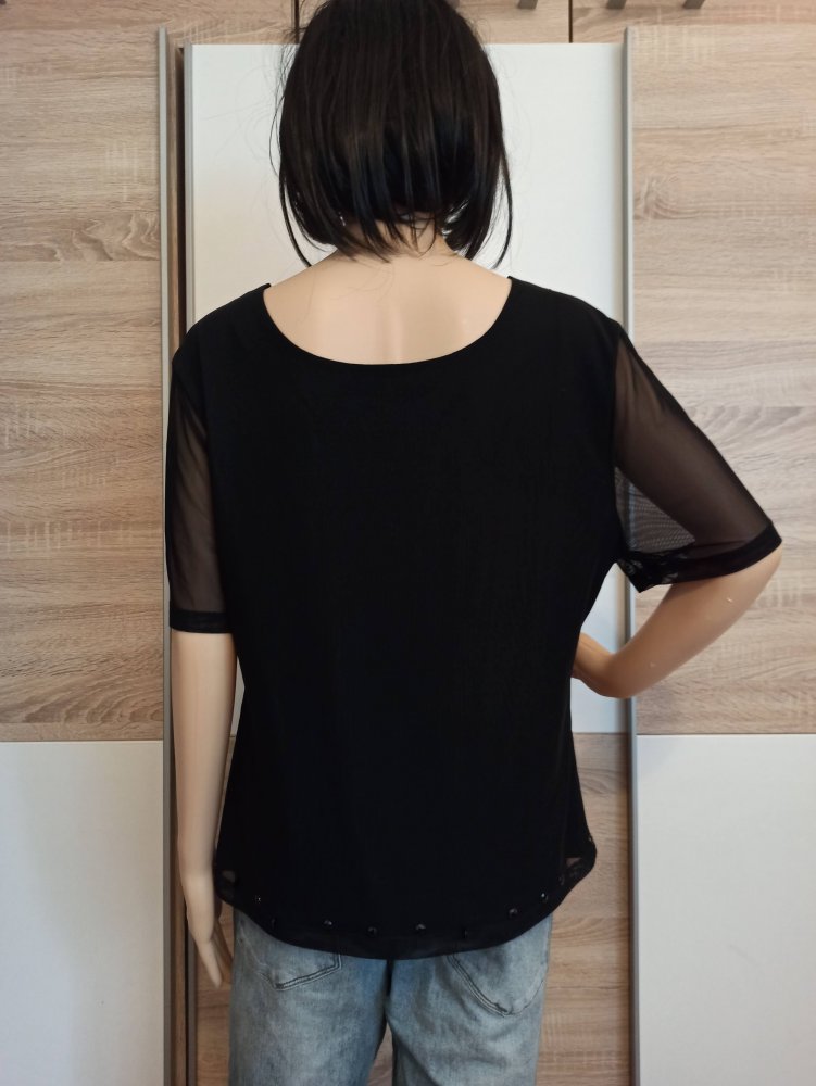 Sehr schönes T-Shirt in schwarz mit Strassteinen