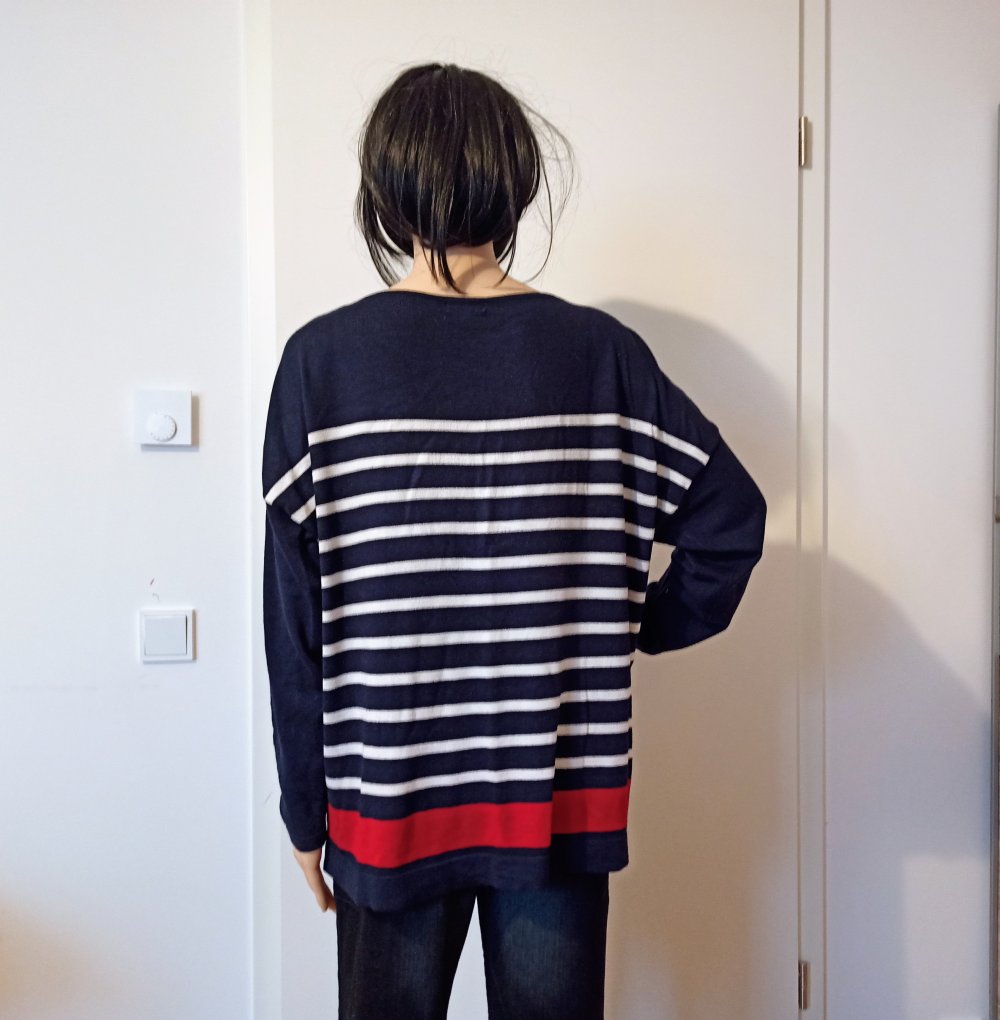 Schöner Pullover mit weiße Streifen in marienblau von UpFashion