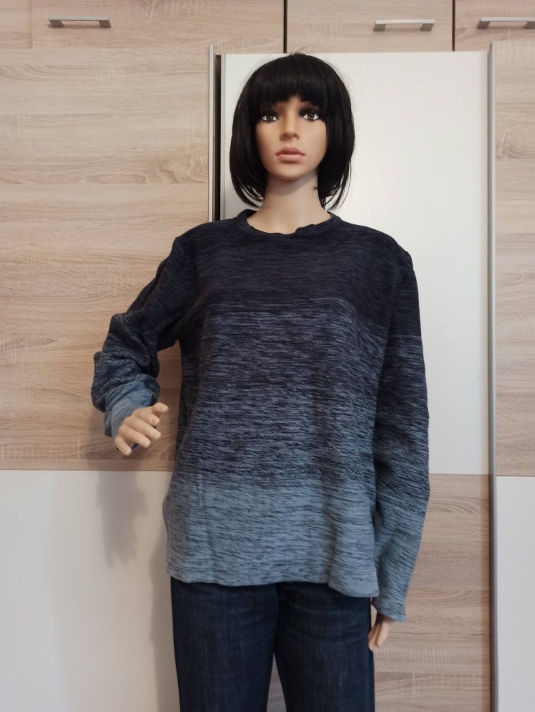 Schöner Pullover in blau/marienblau von Peckott