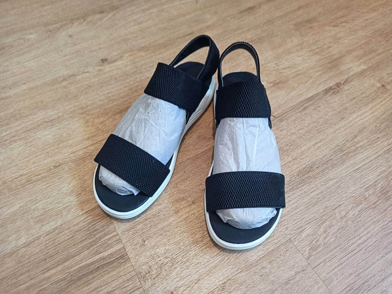 Tolle Damen Sandalen in schwarz