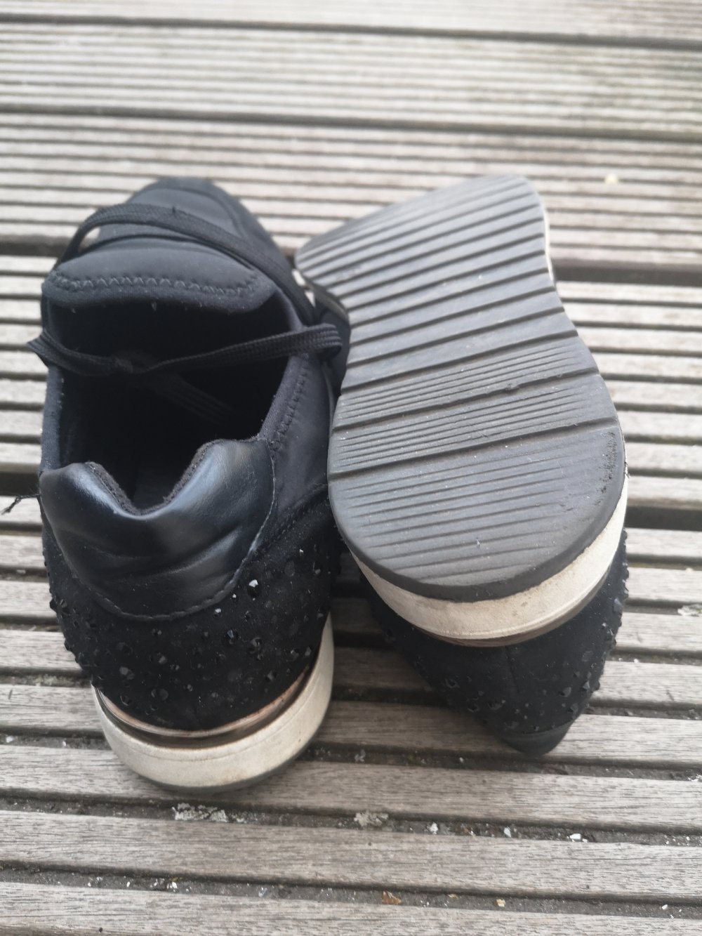 Sportlicher Halbschuh mit bling bling 