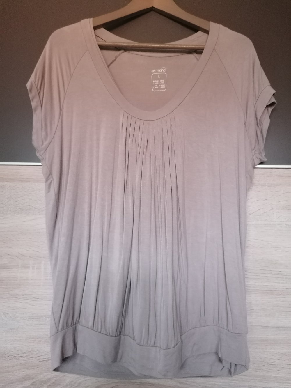 T-shirt taupe