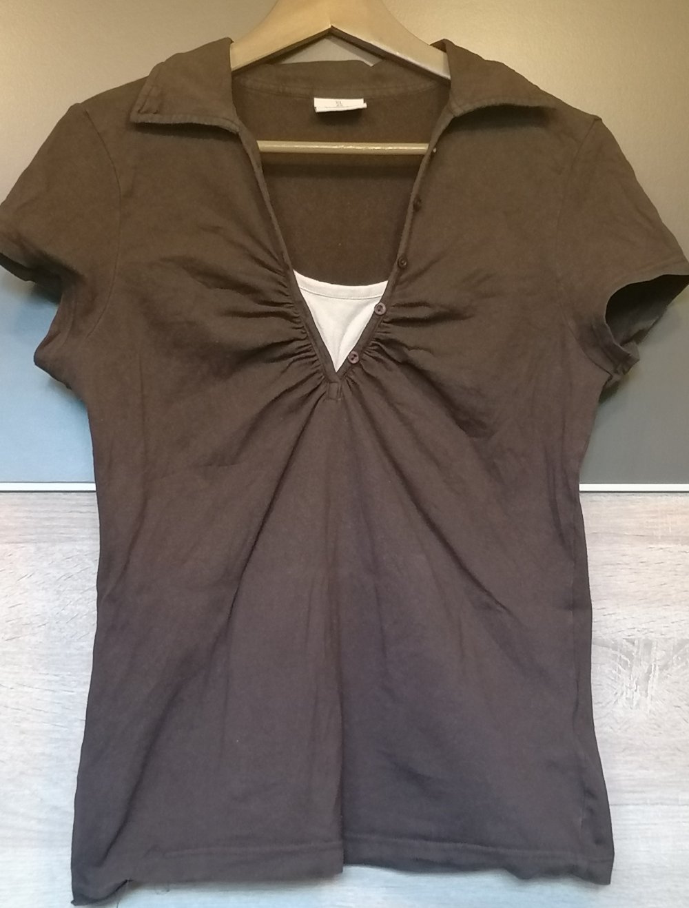 Braunes kurzarm Shirt