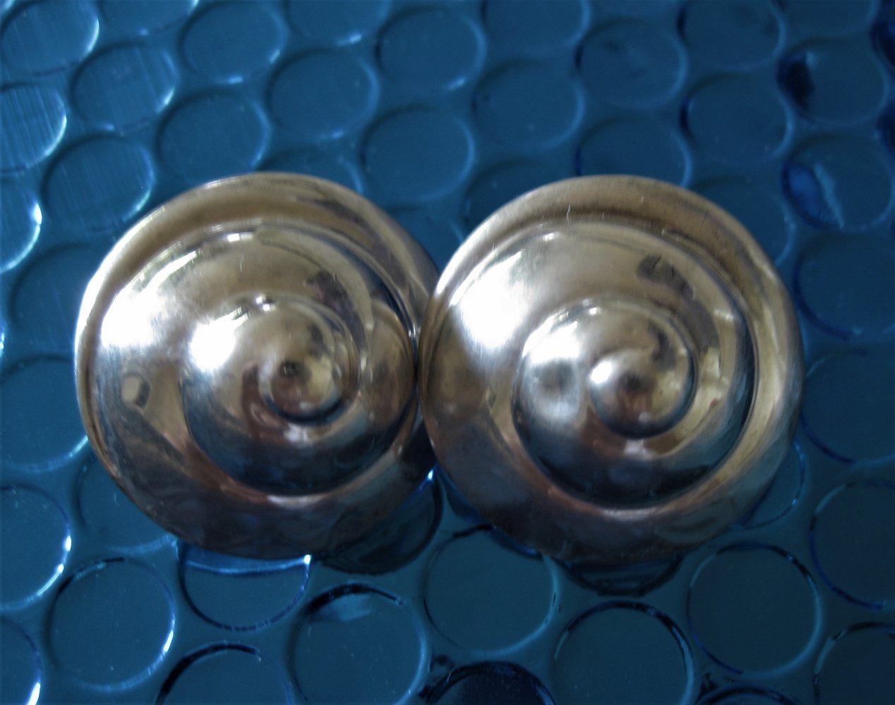EYECATCHER  SILBER (800) Ohrstecker in Schneckenform  Handarbeit