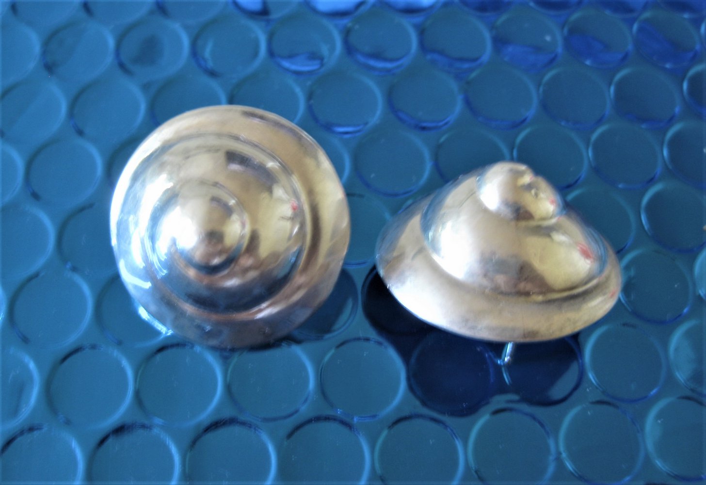 EYECATCHER  SILBER (800) Ohrstecker in Schneckenform  Handarbeit