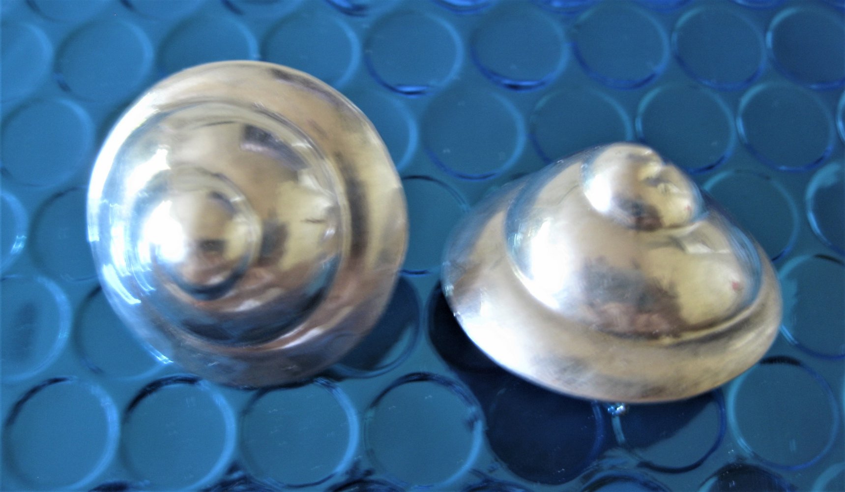 EYECATCHER  SILBER (800) Ohrstecker in Schneckenform  Handarbeit