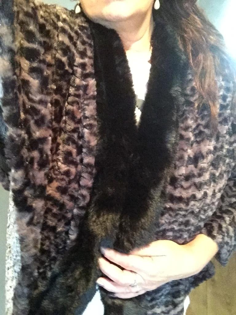 Webpelz Cape 