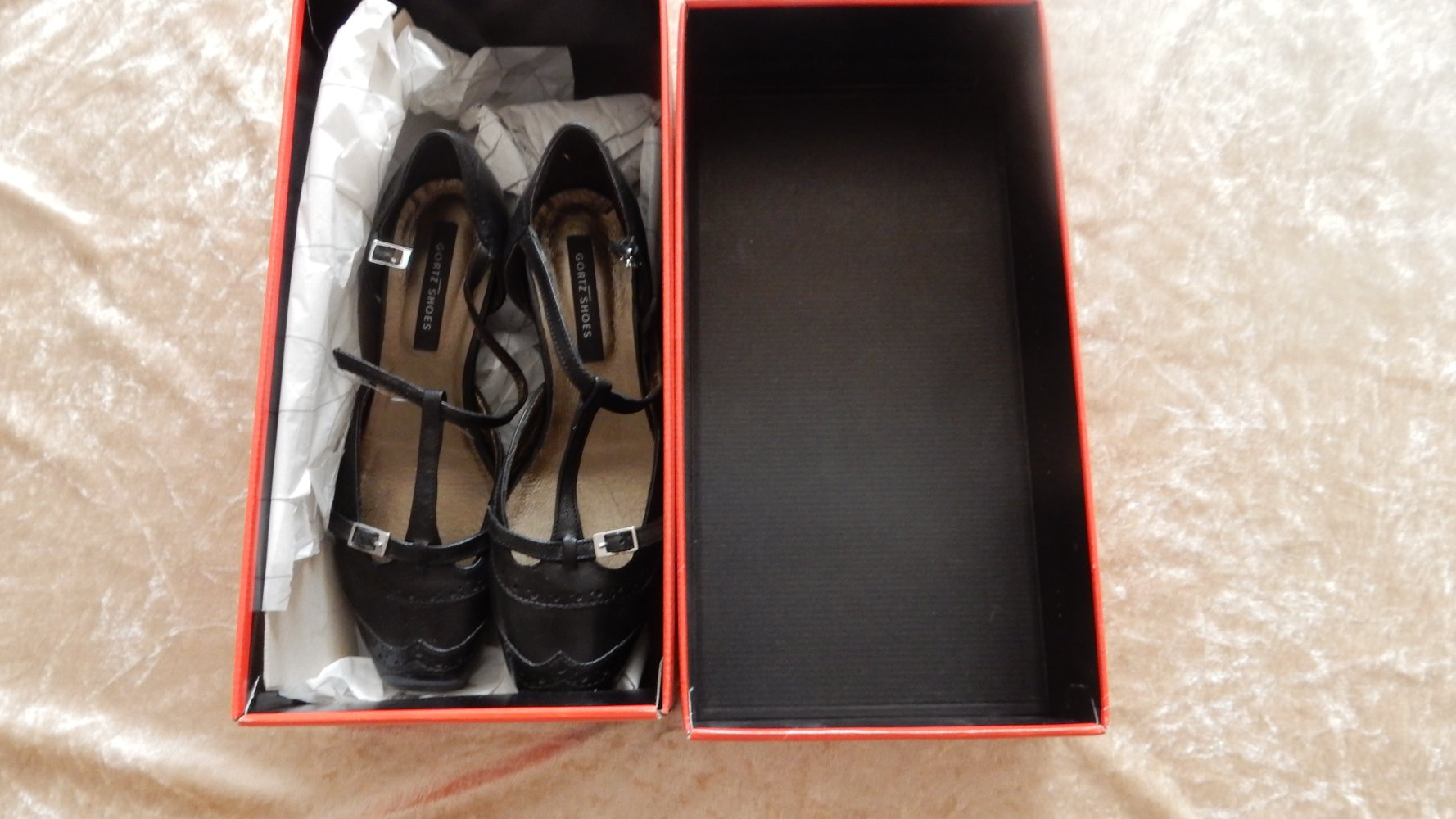 Damenschuhe, Gr. 38, schwarz, Leder, im Karton