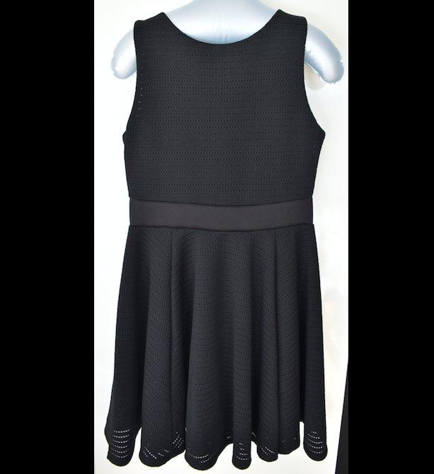 Schwarzes Kleid 