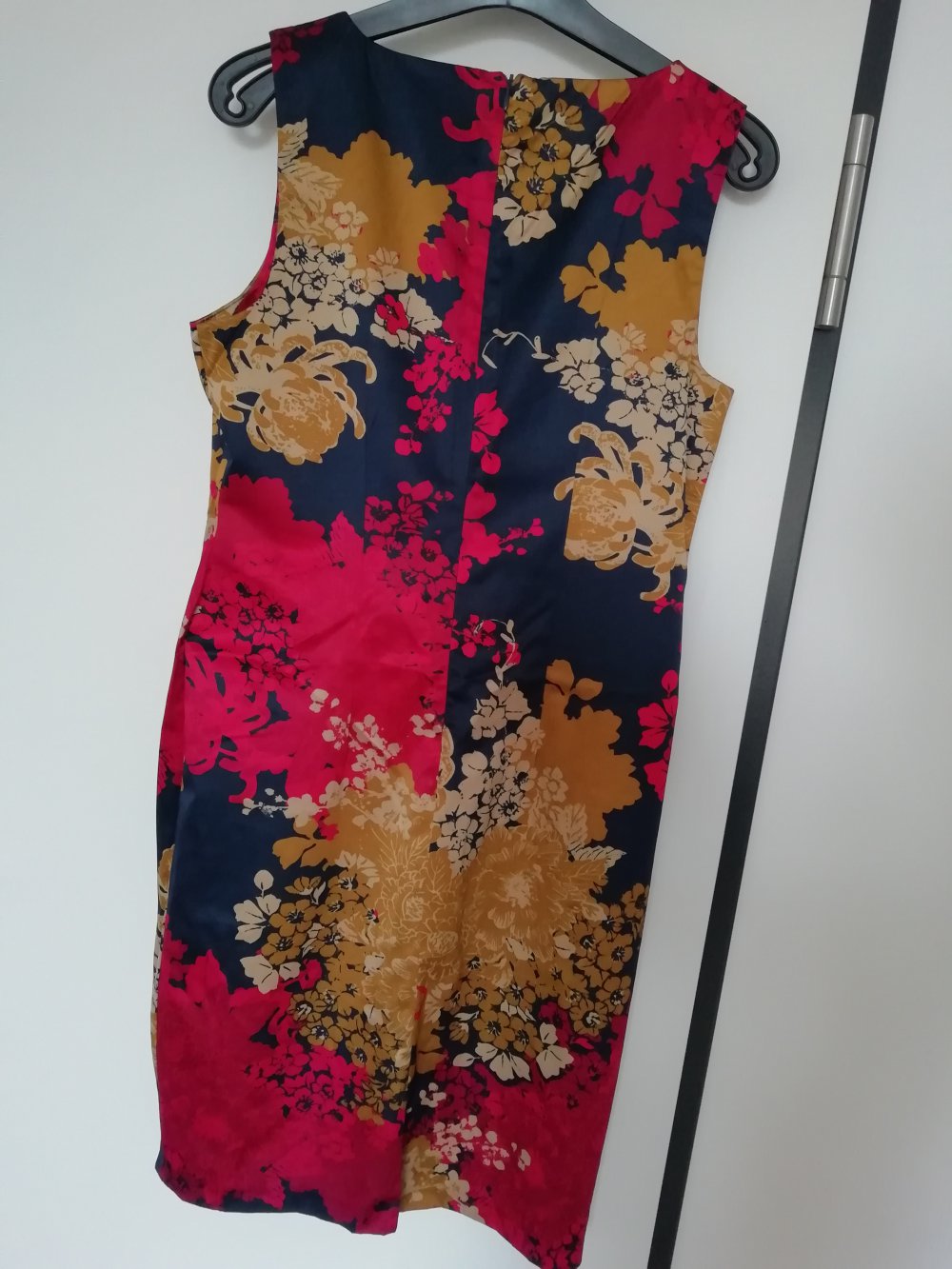 Knee length dress like new