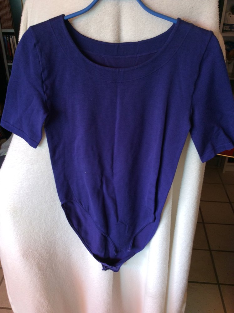 Body marineblau