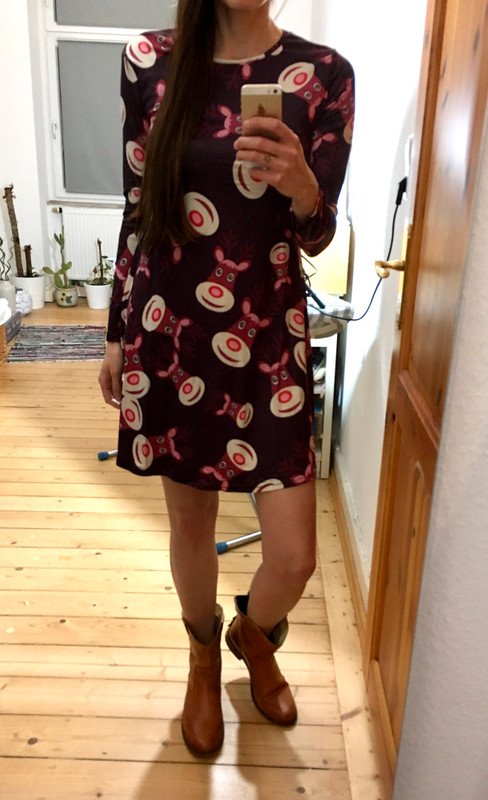 NEU Kleid Gr. L (ca. 40/42) lila Christmas Rentiere Weihnachtsmotiv