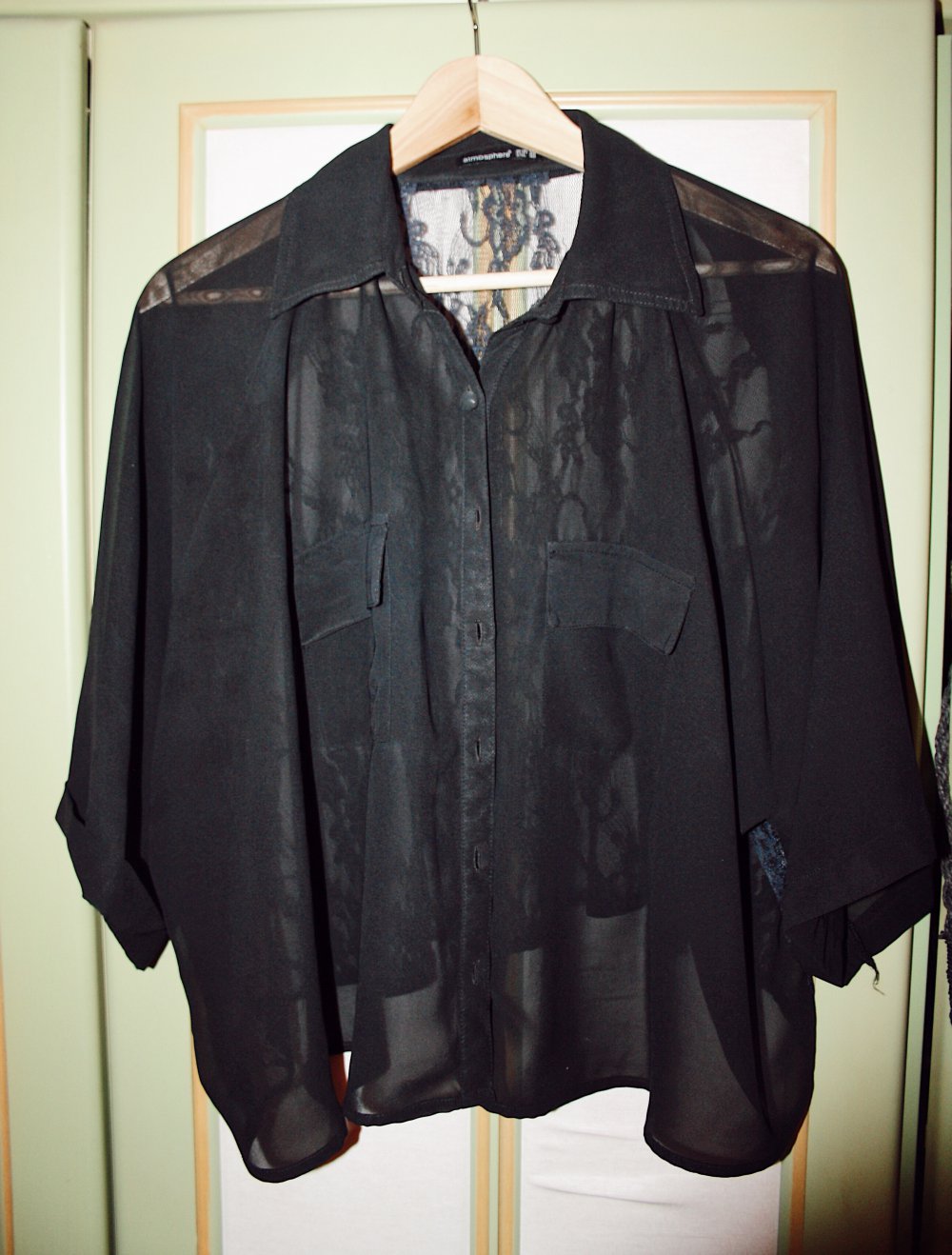 Transparente Bluse mit Spitze
