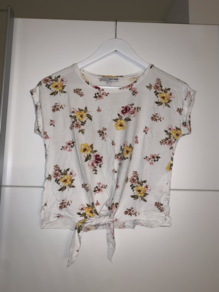 Sommer T shirt mit Blumen