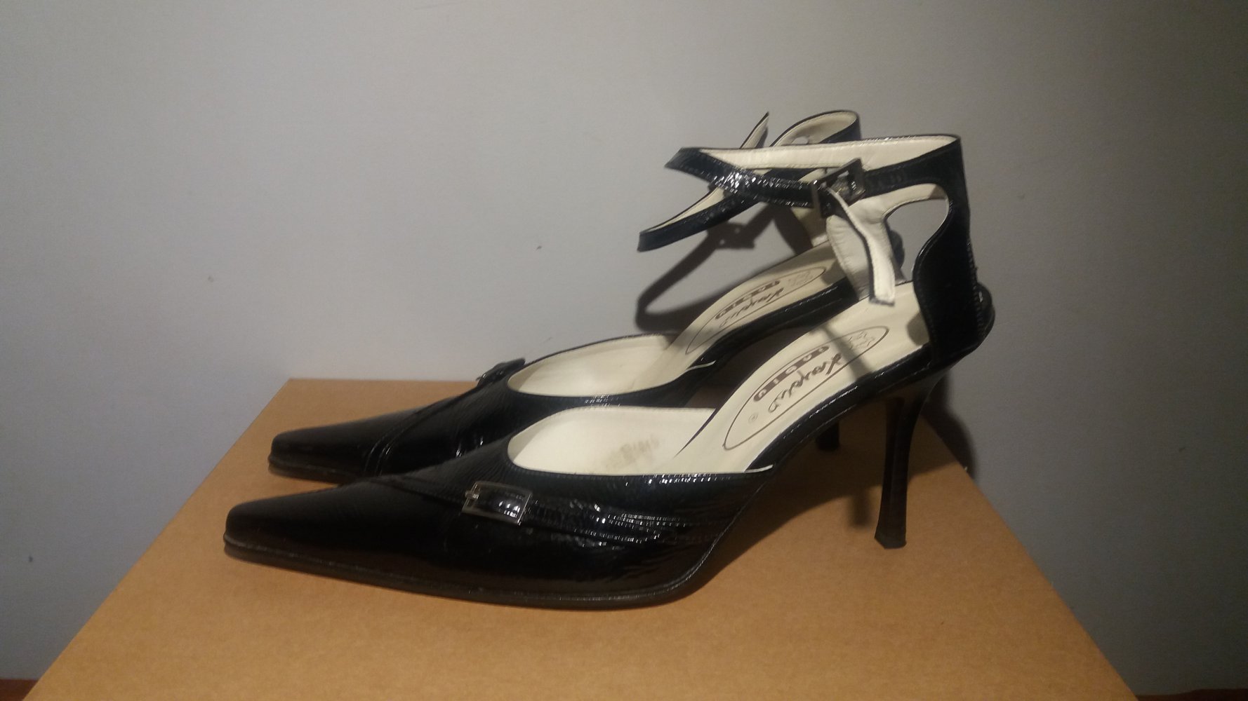 Schwarze Stilettos | Pumps | Lackpumps | Leder