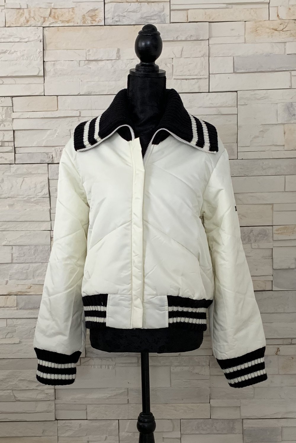 Leichte Jacke in weiß 