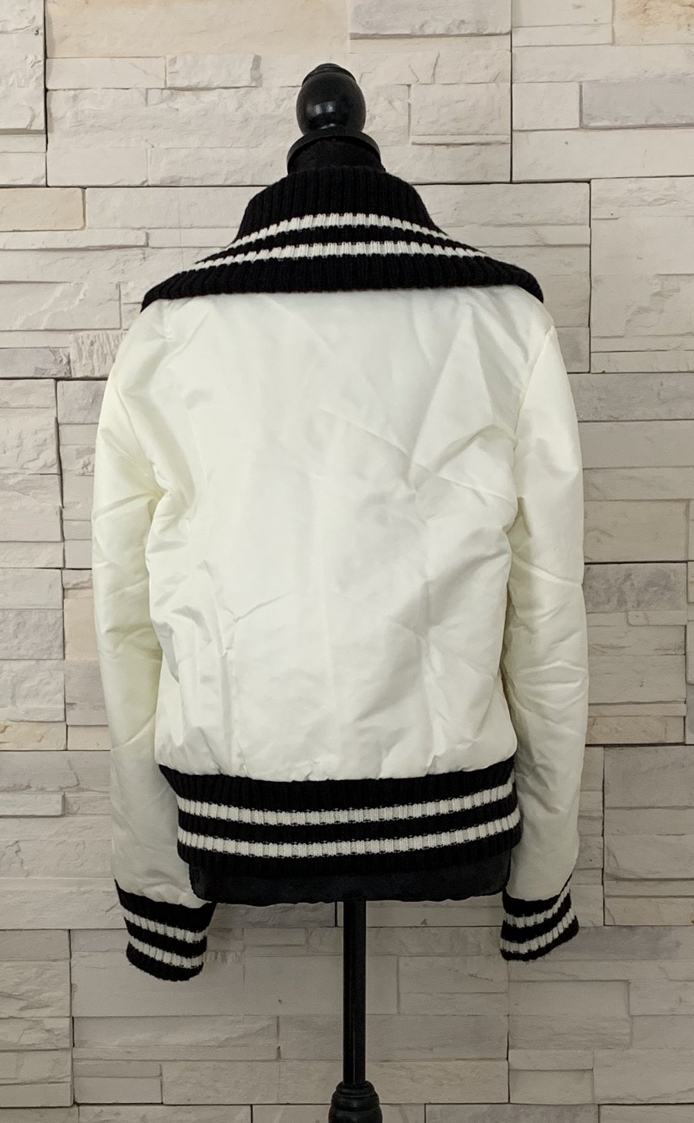Leichte Jacke in weiß 