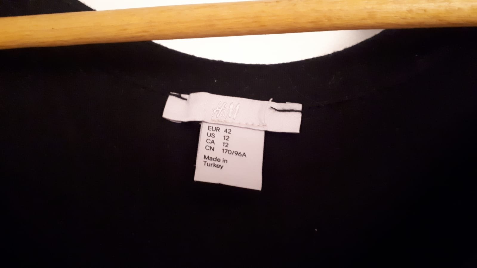 Schwarzes Kleid