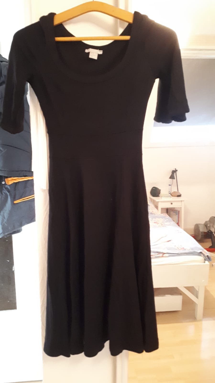 Schwarzes Kleid