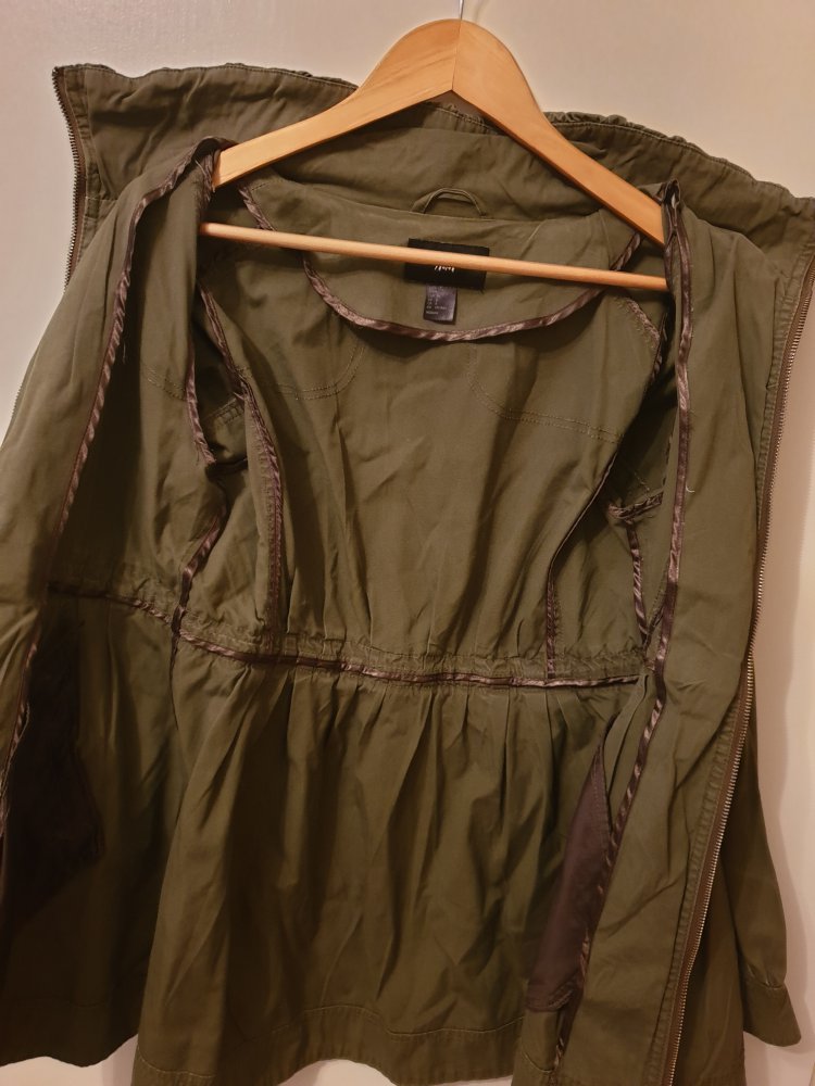 Übergangsjacke / Jacke in olivgrün