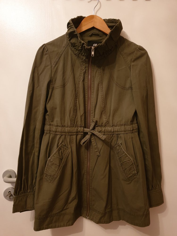 Übergangsjacke / Jacke in olivgrün