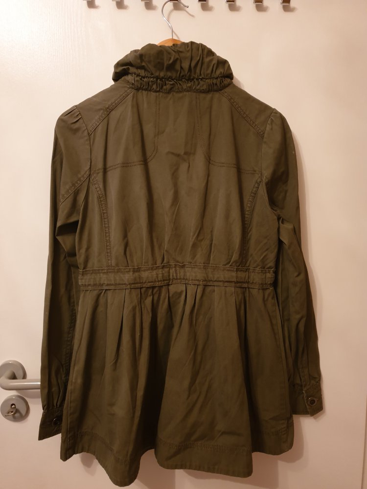 Übergangsjacke / Jacke in olivgrün