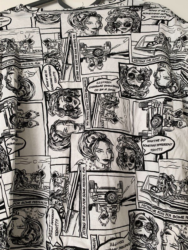 Weißes Tshirt mit Comicmuster von Zara