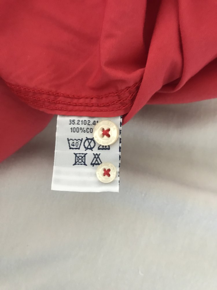 Rotes Kurzarm Shirt 