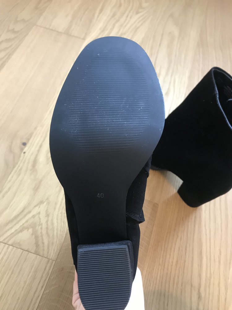 H&M schwarze Stiefeletten Wildleder Optik