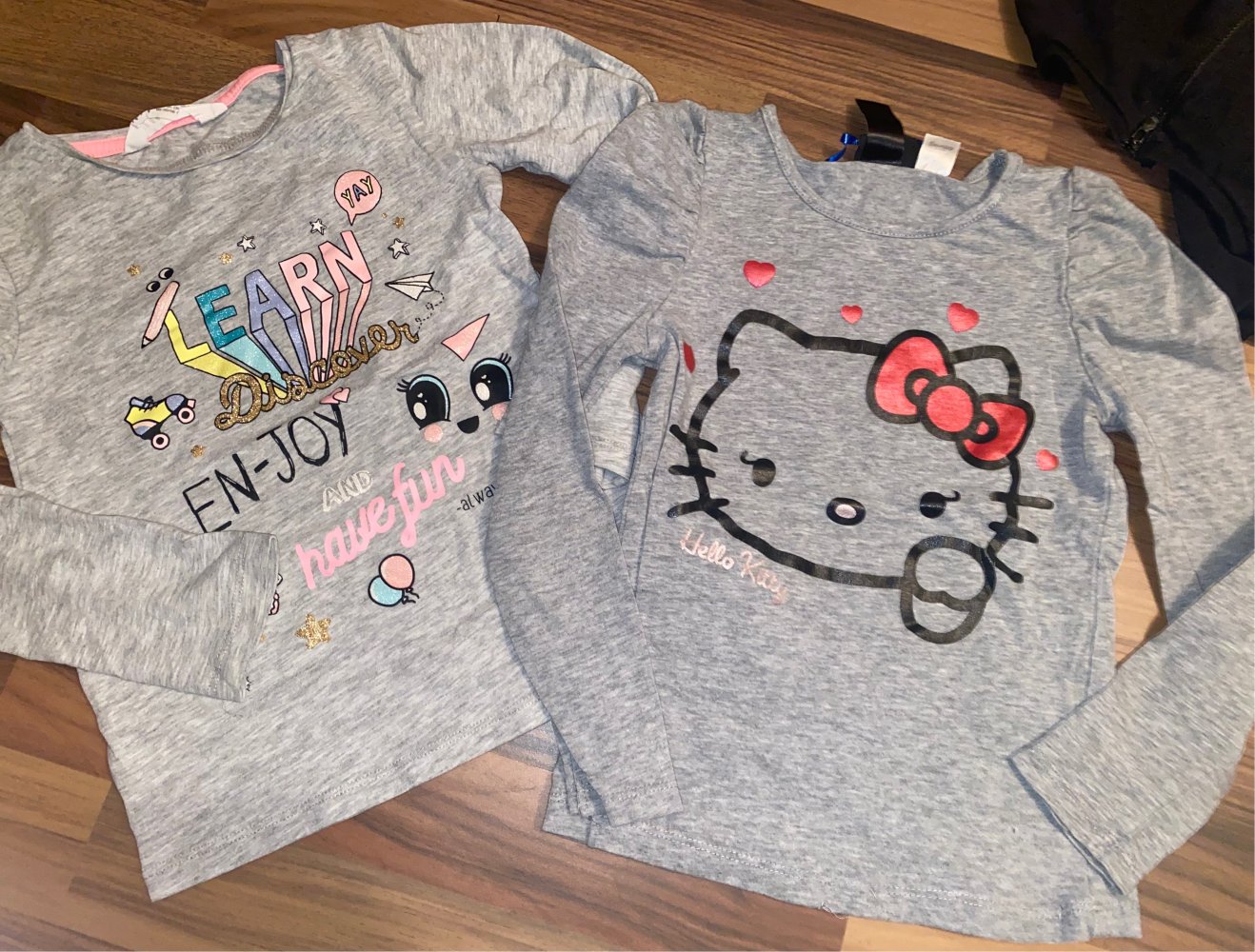 2 Langarmshirts Hello Kitty / 110/116