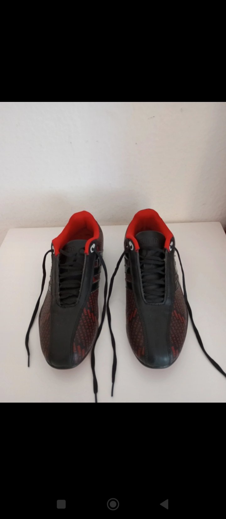 Turnschuhe 
