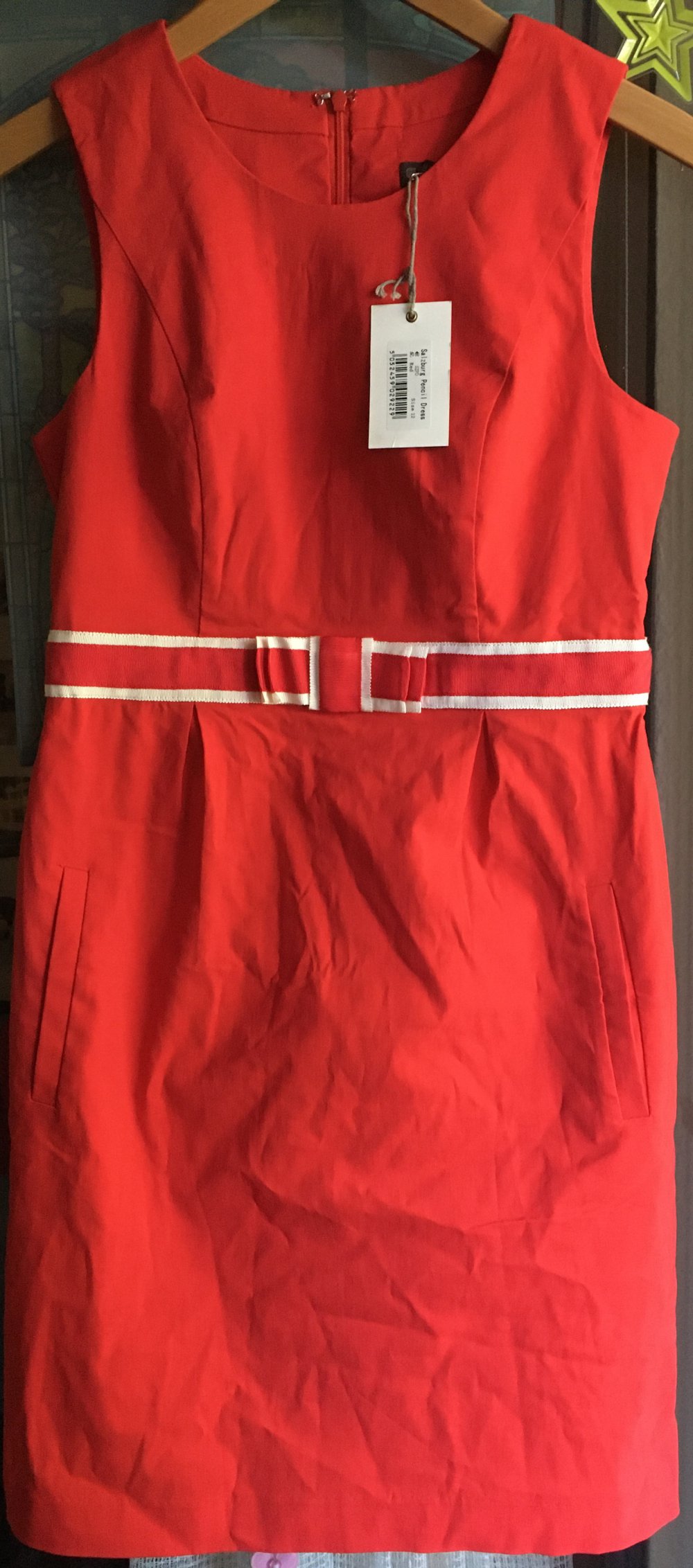 rotes Kleid