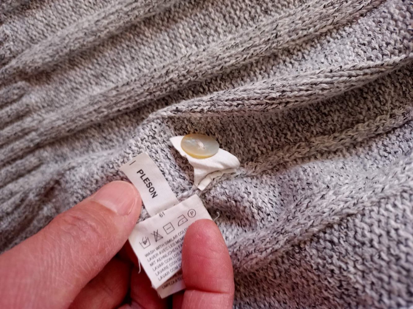 schöne Strickjacke